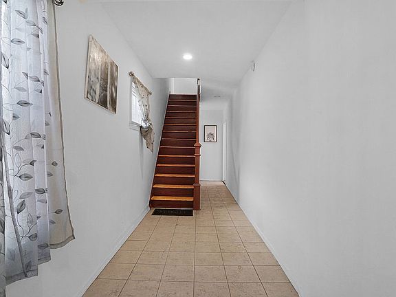 3rd image of 107-43 Inwood St #2