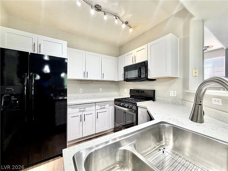 8555 W Russell Rd #2018 — Photo 4