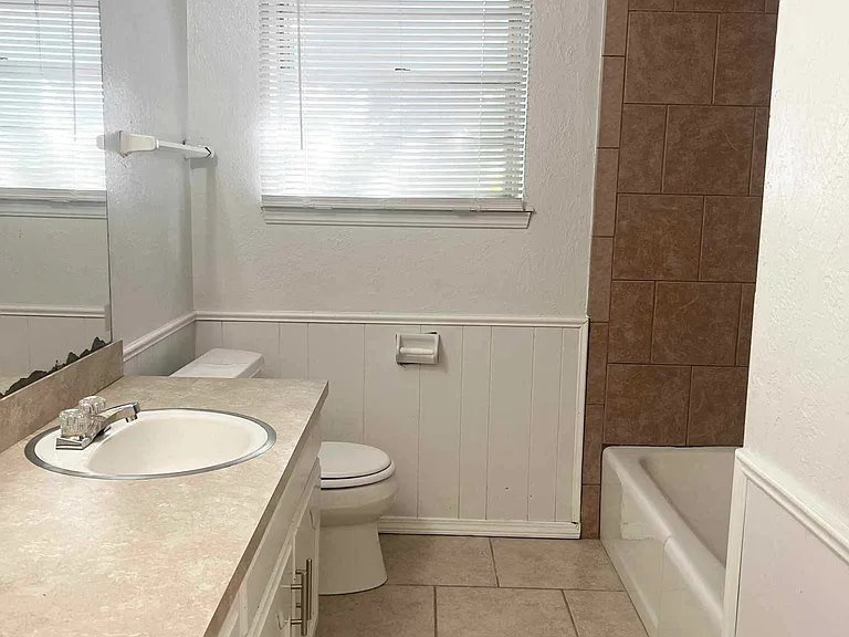 413 Meadow Lake Dr — Photo 10