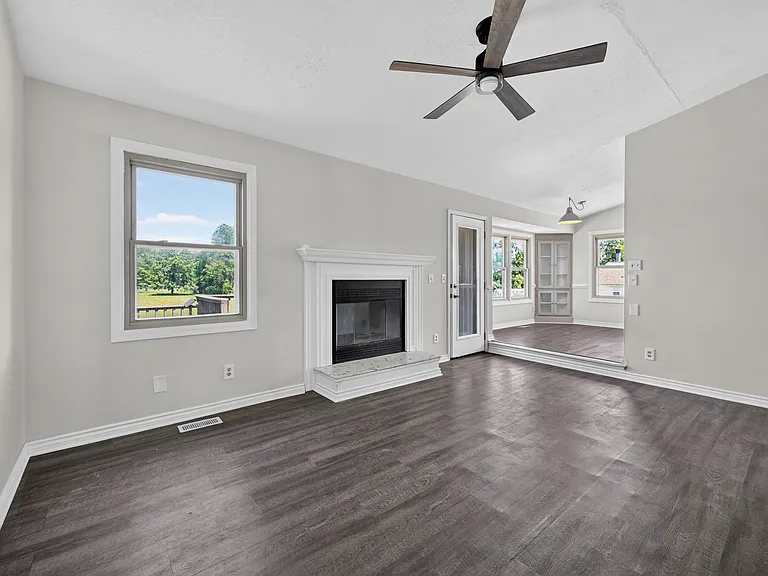 6611 Textile Rd — Photo 23