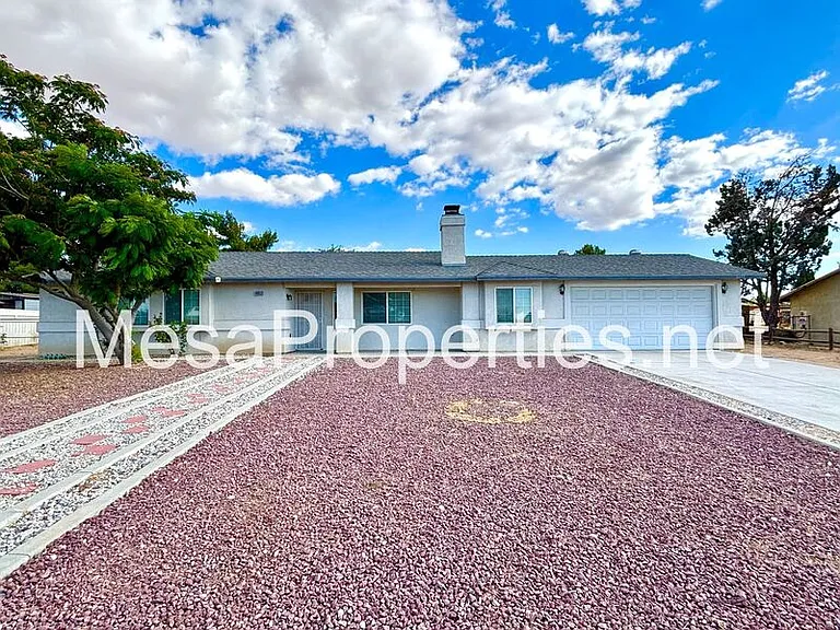 16653 Sholic St — Photo 2