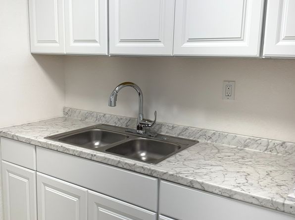 225 SW 2nd St APT C