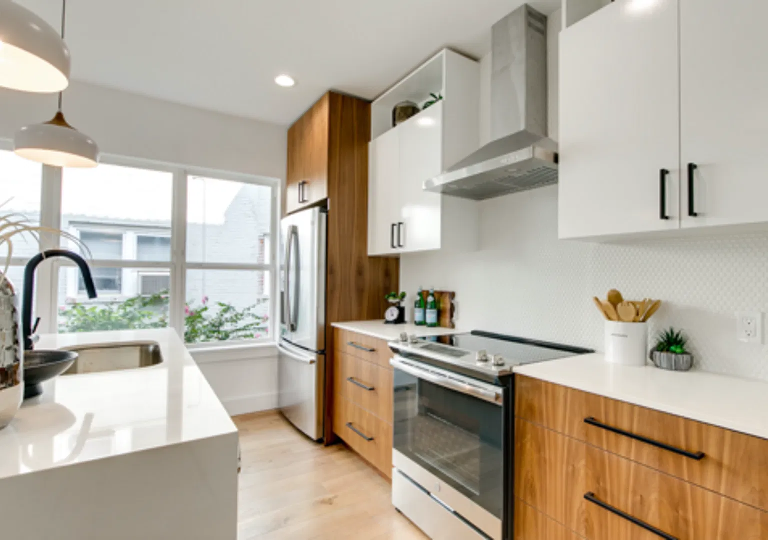 The Uptowns on 23rd - Luxury Apartment Living — Photo 1