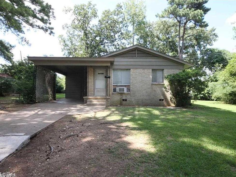2nd image of 4 Oxford Cir