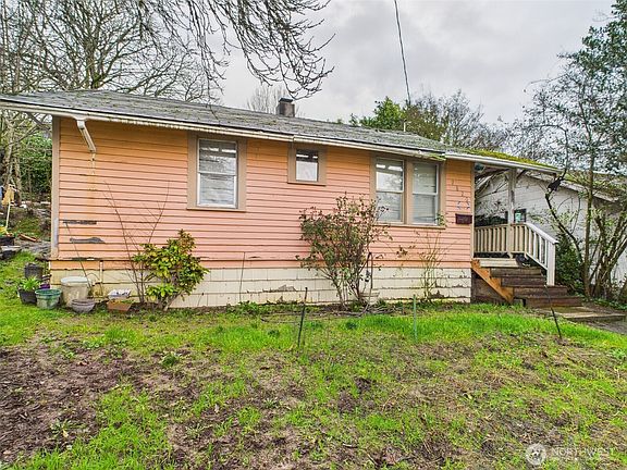 2nd image of 2820 29th Avenue S