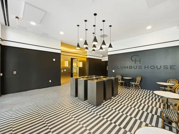 139 Christopher Columbus Drive image 23 of 33