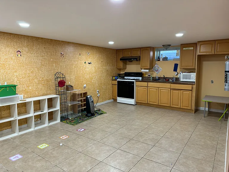 653 Grove Ave — Photo 9