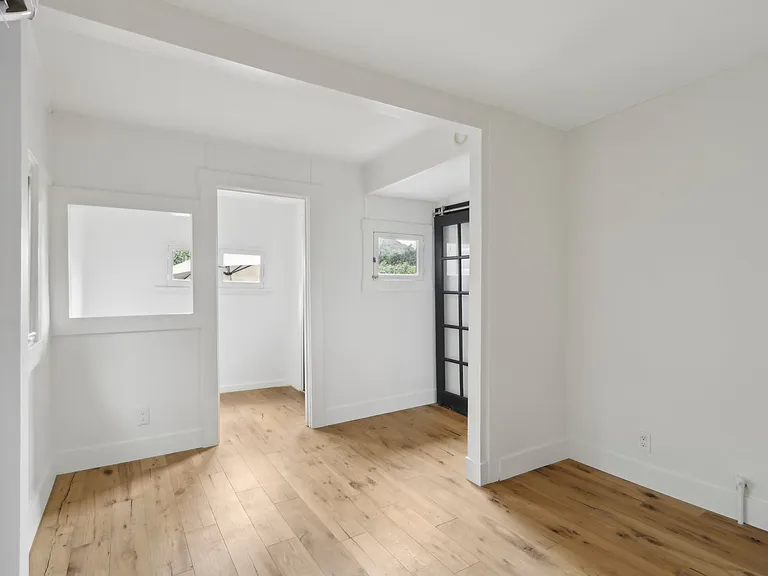 2747 Denby Ave — Photo 16