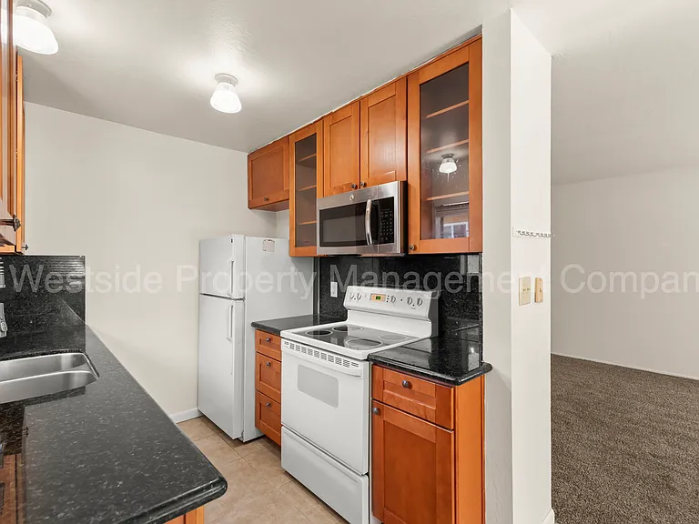 243 Superior Dr #D — Photo 5