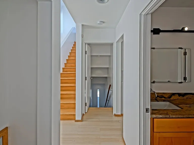 522 Grand Blvd — Photo 24