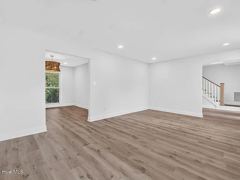 8305 Bald Eagle Ln — Photo 21