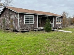 910 Mathis Meadows Ln, Madisonville, TX 77864