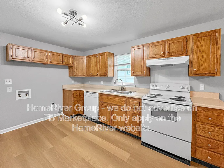 817 Henderson Ave — Photo 4