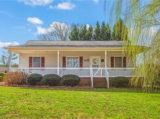 8446 Reid Farm Rd, Walnut Cove, NC 27052