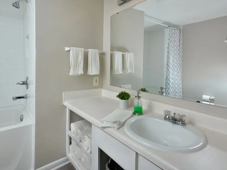 Pine Ridge Apartments — Photo 41