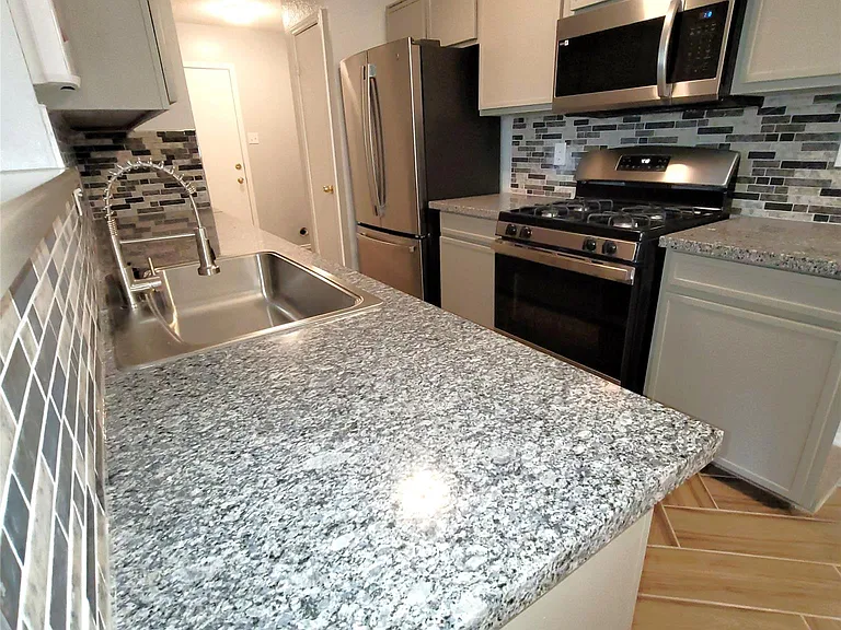 1306 York Castle Dr #B — Photo 4