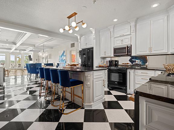 5th image of 130 Grand Isle Dr APT 1D
