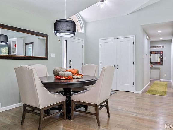 5th image of 444 Coventry Trail Ln