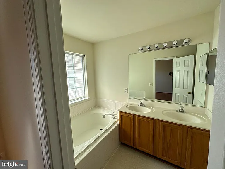 13517 Bannacker Pl — Photo 24