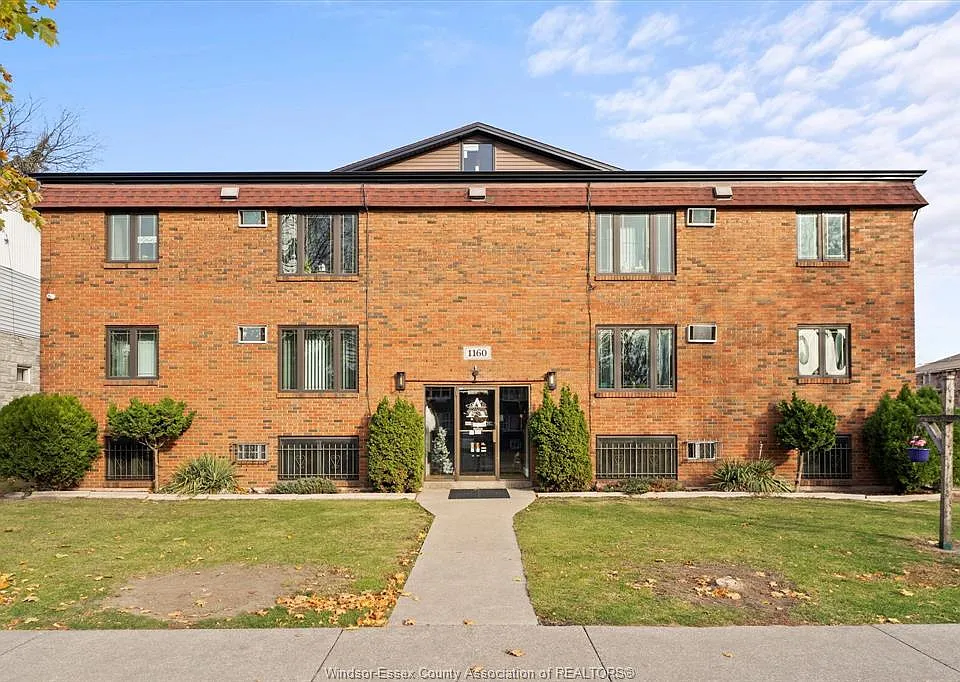 1160 Howard Ave #101