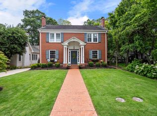 8 Lanneau Dr, Greenville, SC 29605