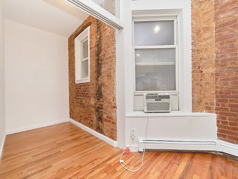 134 W 109th St #3C — Photo 4
