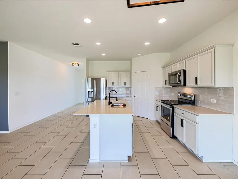6300 Routenburn St — Photo 11