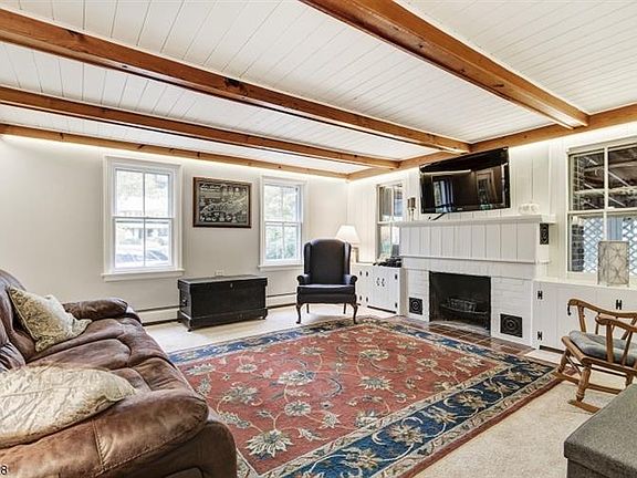 4th image of 203 Glen Ave