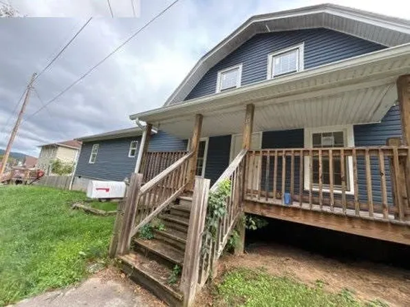 300 Holston St, Narrows, VA 24124