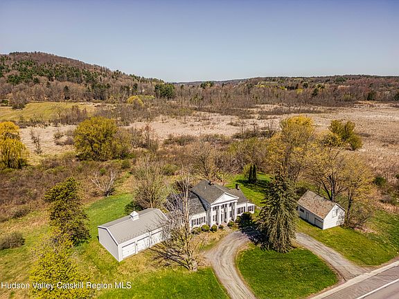 2nd image of 1569 Hoosick Road