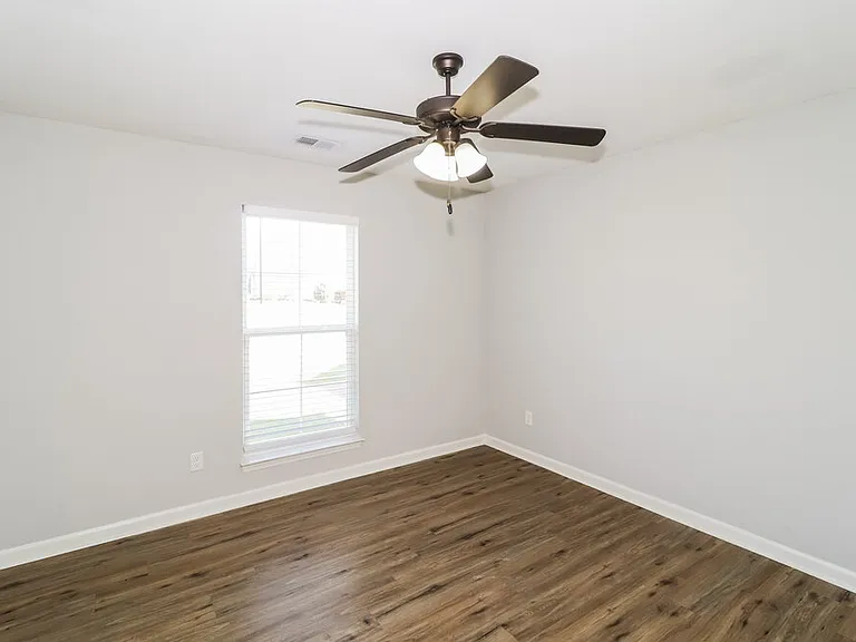 3811 Dawnwood Cir W — Photo 14