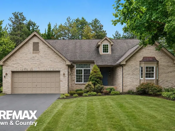 4127 Split Rail Ln, Fenton, MI 48430