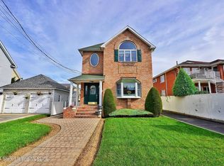 97 Auburn Ave, Staten Island, NY 10314