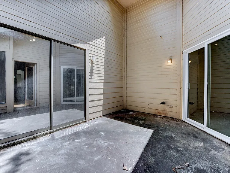 1906 Woodhue Dr — Photo 20