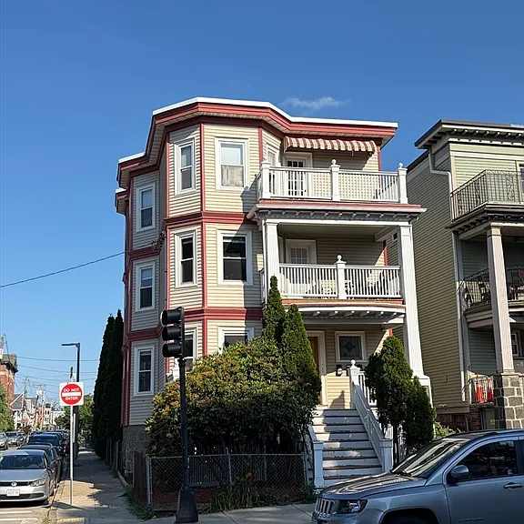 180 Boston St #1 — Photo 1