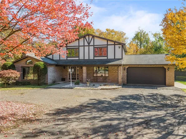 32 Crest Dr, Verona, PA 15147
