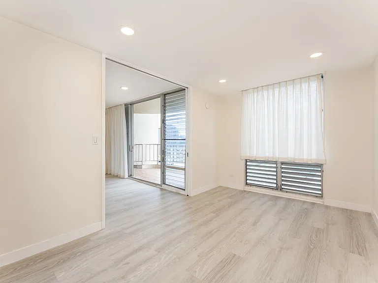 1717 Ala Wai Blvd #2402 — Photo 4