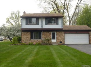 16931 Edwards Ave, Southfield, MI 48076