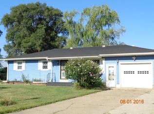 816 Tower Dr, Benton Harbor, MI 49022
