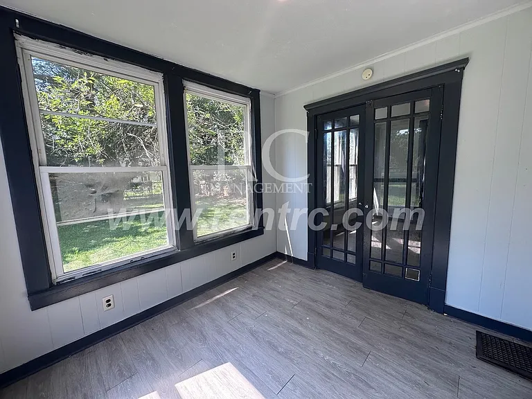 33 Bismark St — Photo 14
