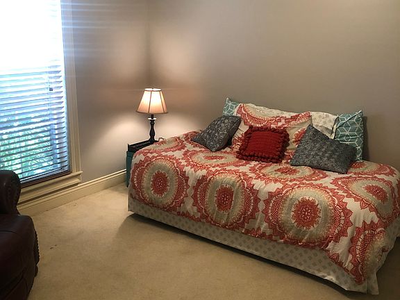 4th image of 100 Rushmore Ln