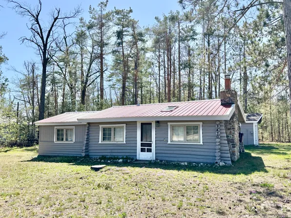 3470 Kneeland St, Lewiston, MI 49756