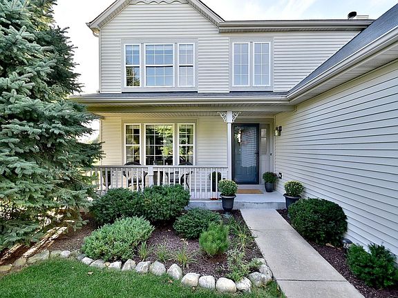 3rd image of 1719 Hidden Oaks Ct
