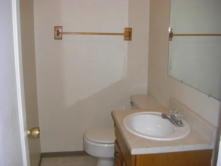 21395 Oxford Ave — Photo 30