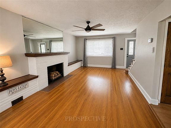 5th image of 219 Magnolia St