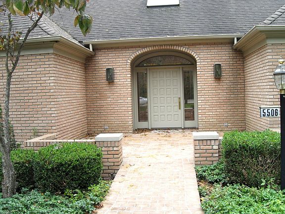 3rd image of 5506 Forest Bend Dr SE
