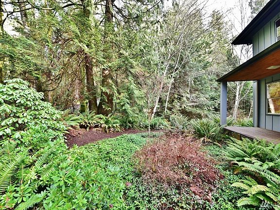 5th image of 21936 Nootka Dr NE