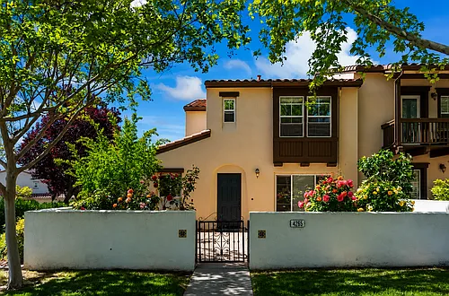 4265 Voltaire St Photo 1