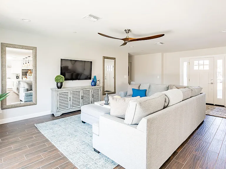 7531 E Cambridge Ave — Photo 4