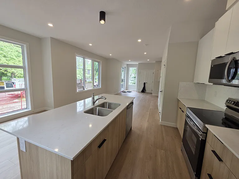 6203 109a St NW #2 — Photo 15